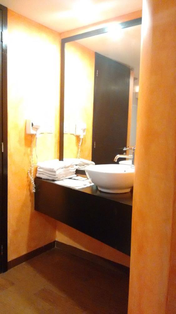 Xiu Hotel